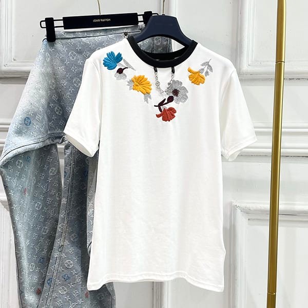 可愛いルイヴィトン スーパーコピー 刺繍入りコットンTシャツ vur60228